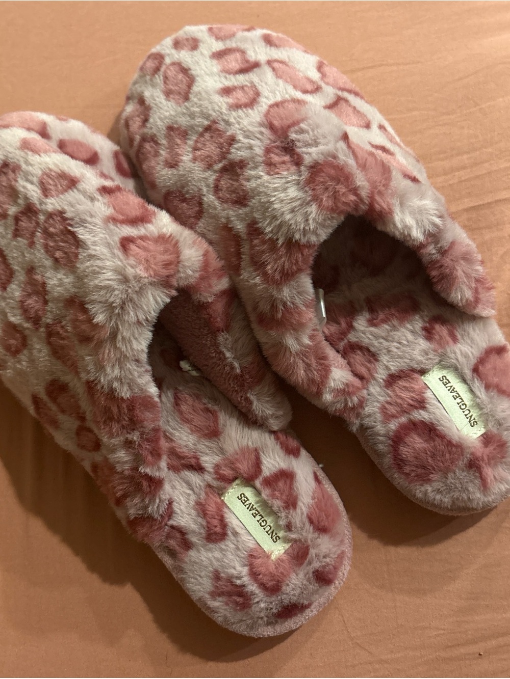 Plush Pink Leopard Print Slide Slippers